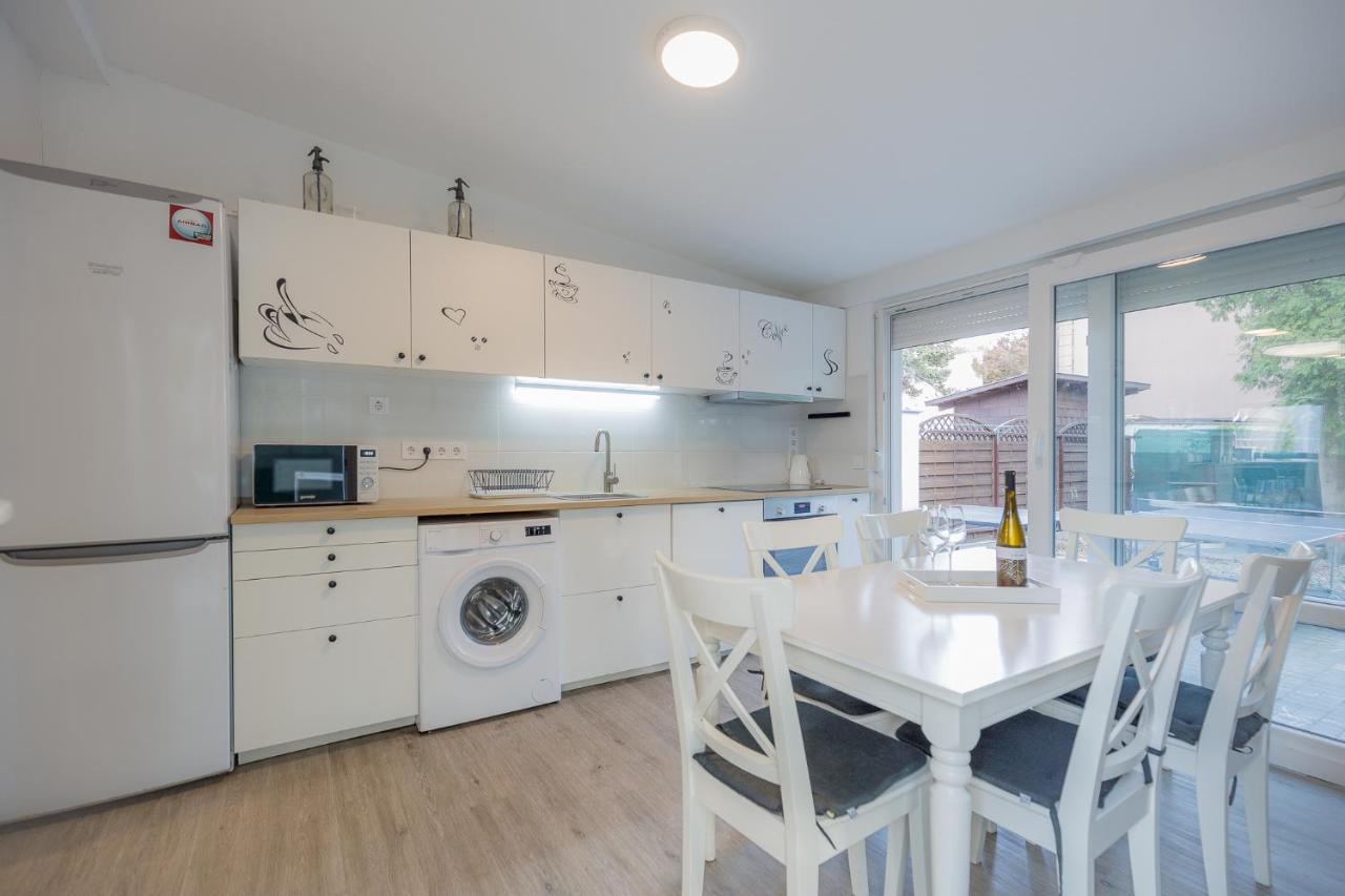 Galerius Pihenohaz By Bltn Siofok Appartement Buitenkant foto